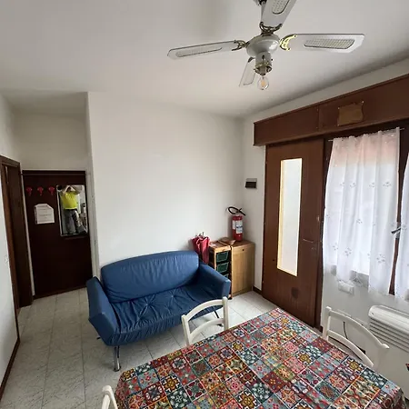 3 Giovanni Versolatto Apartment *